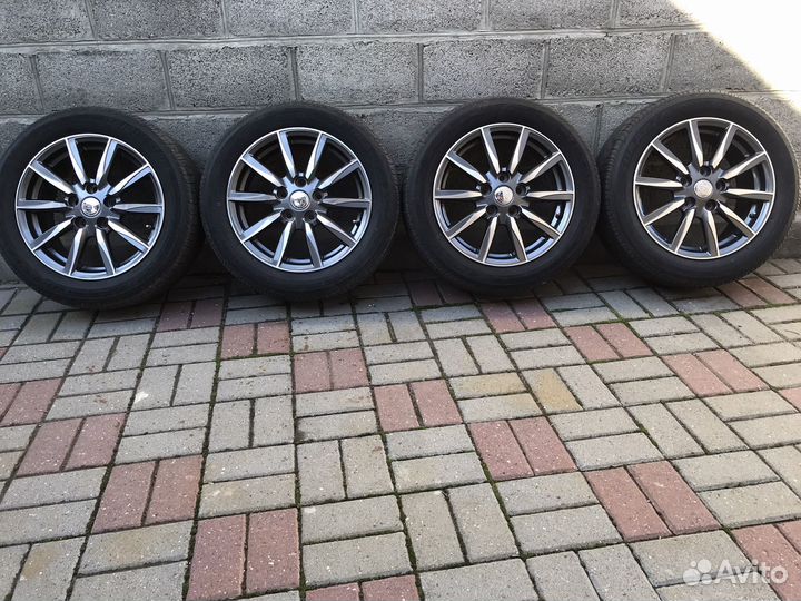 Литые диски с шинами 205/55 R16