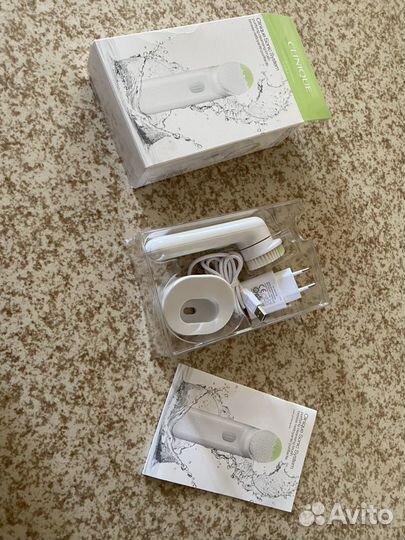 Щетка ультразвуковая для лица Clinique Sonic Syste