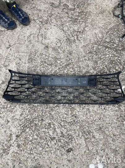 Решетка бампера Mitsubishi Pajero Sport 3