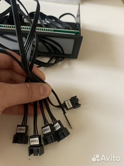 Мультиконтроллер Thermaltake Commander FT