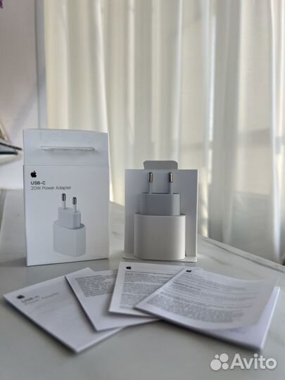 Адаптер питания Apple USB-C, 20 Вт