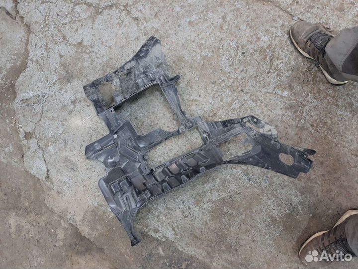 Bmw x5 g05 кронштейн левый