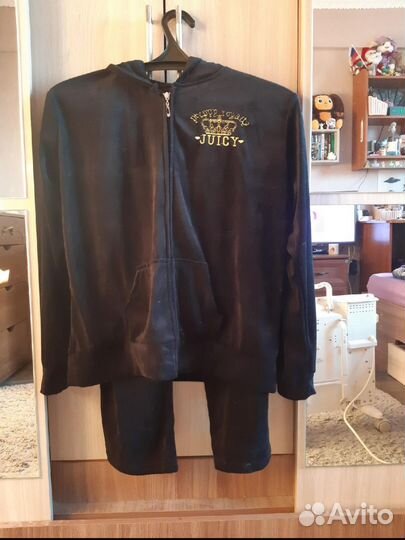 Костюм женский