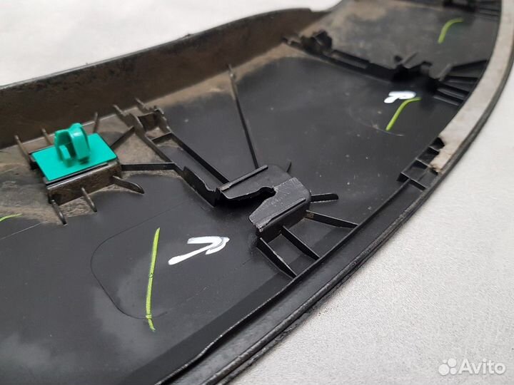 Накладка арки крыла переднего левого L