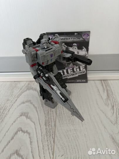 Трансформер Megatron от Hasbro