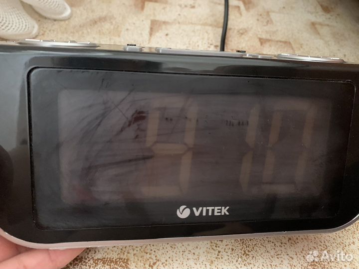 Радиочасы vitek