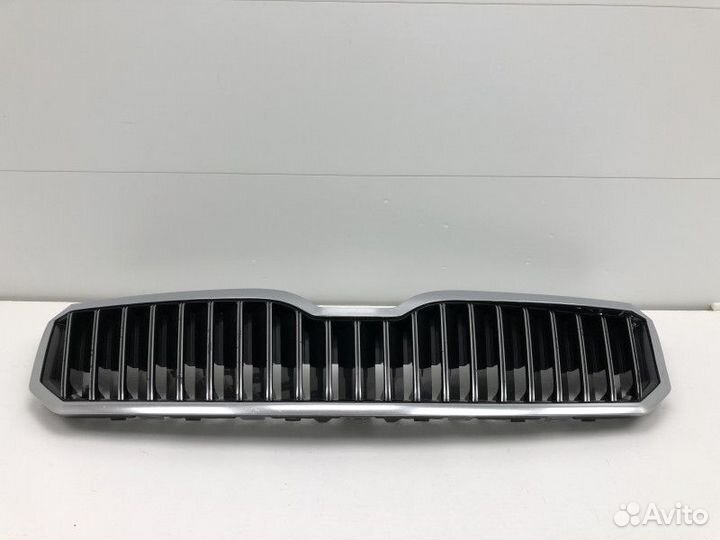 Решетка радиатора Skoda Superb 2