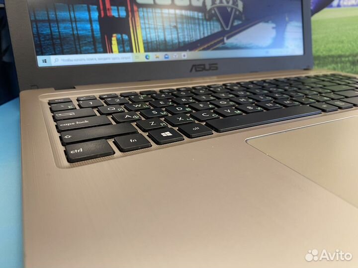 Игровой Ноутбук Asus 2 видеокарты/i3-6006U/Full-HD