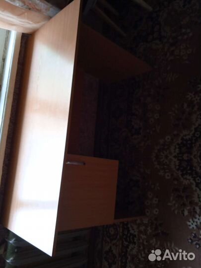 Продам стол