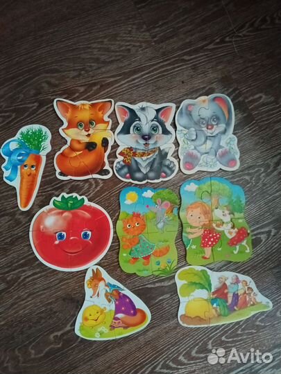 Детские игрушки пазлы, кубики