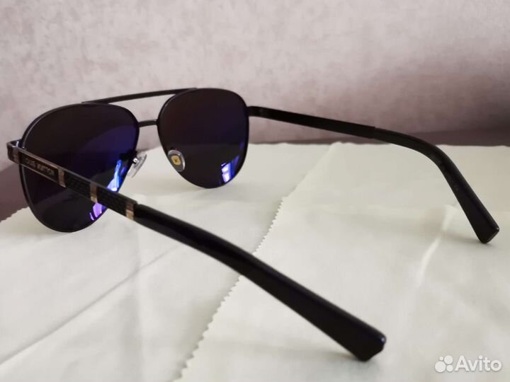 Солнцезащитные очки Louis Vuitton с поляризацией