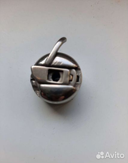 Челнок для швейной машины правый