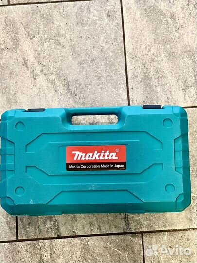 Пила цепная аккумуляторная 30см Makita