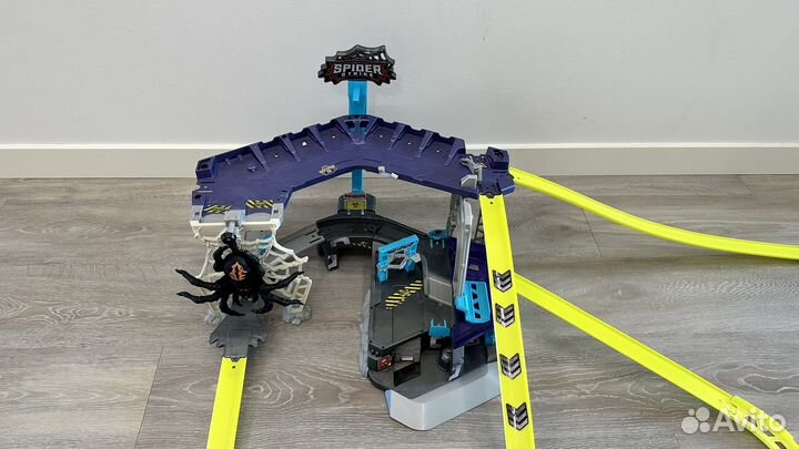 Трек для машинок Metal Machines Spider Strike