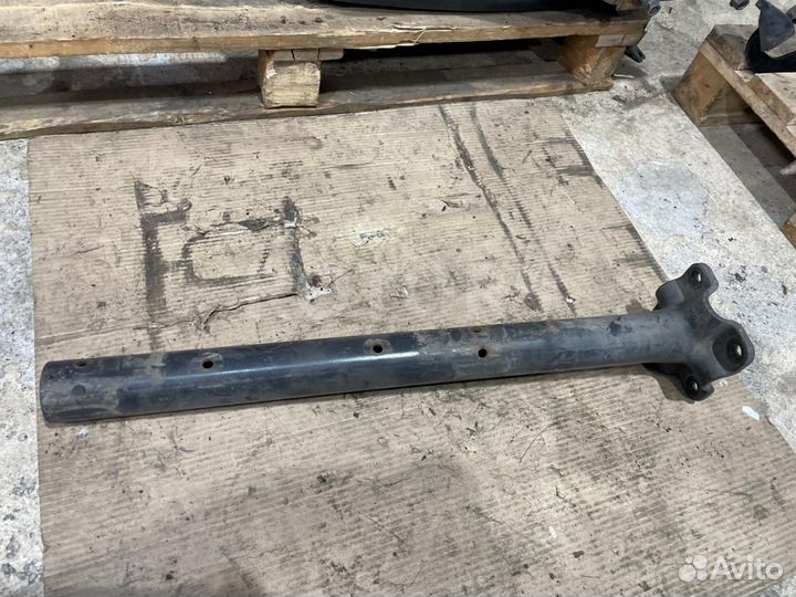 Кронштейн крепления подкрылка заднего левого