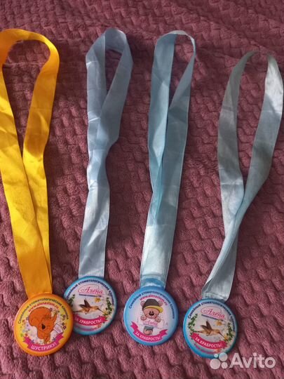 Медальки 8 шт на ленточках из стоматологии Алена