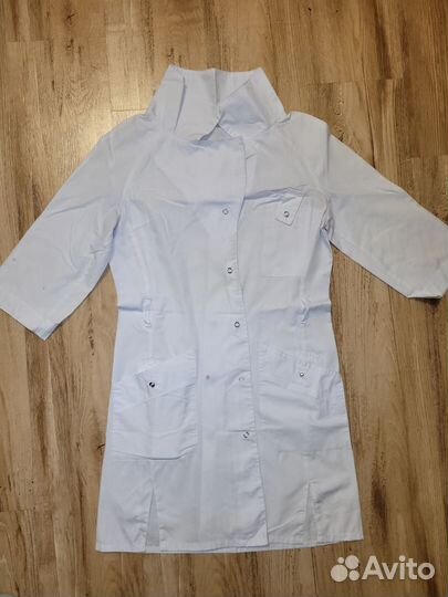 Халат, комплект медицинский 42 44 размер бу 5 штук