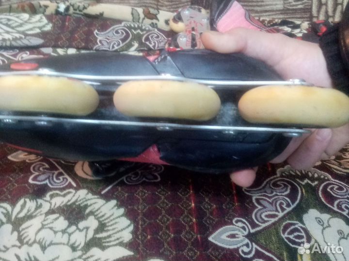 Роликовые коньки