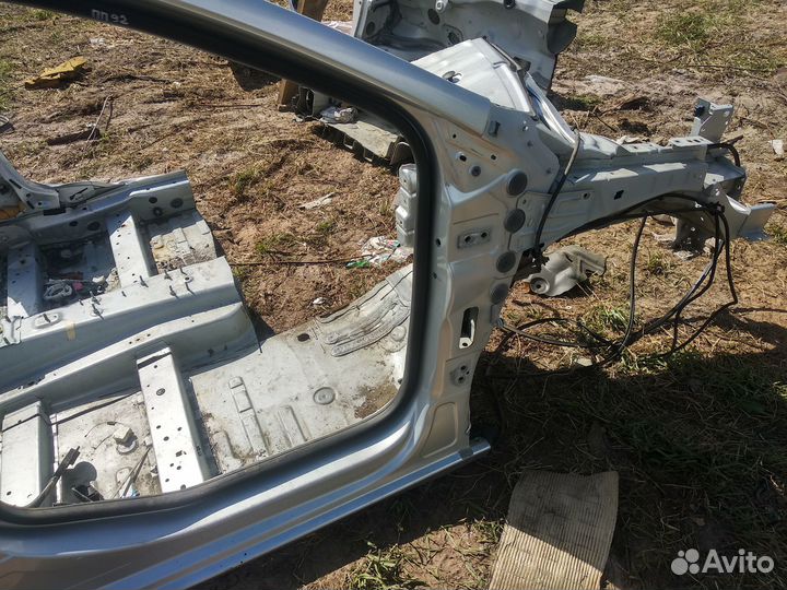 Заднее правое крыло Ситроен С4 В7