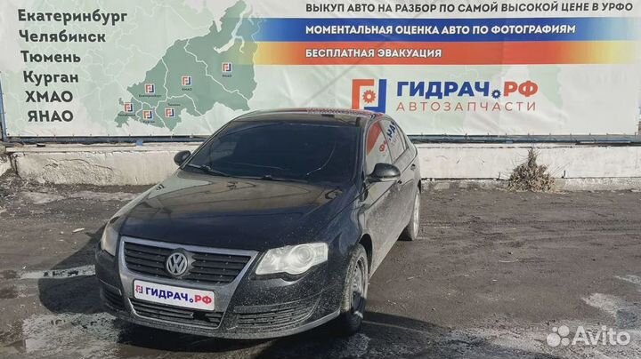 Накладка декоративная Volkswagen Passat B6 3C08580