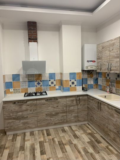 2-к. квартира, 75 м², 2/4 эт.