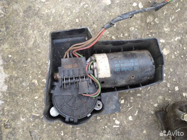 Мотрчик стеклоочистителя