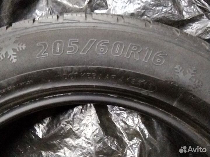 Winter Tact UG 4 205/60 R16