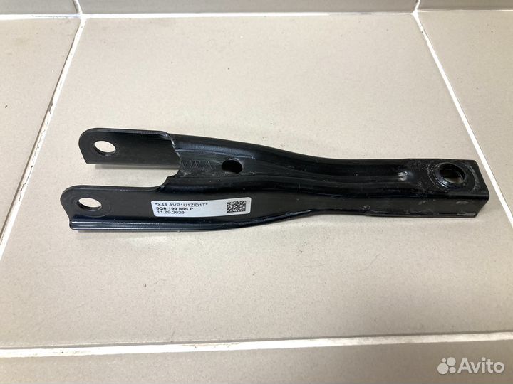 Кронштейн / опора двигателя задняя VW Tiguan 2