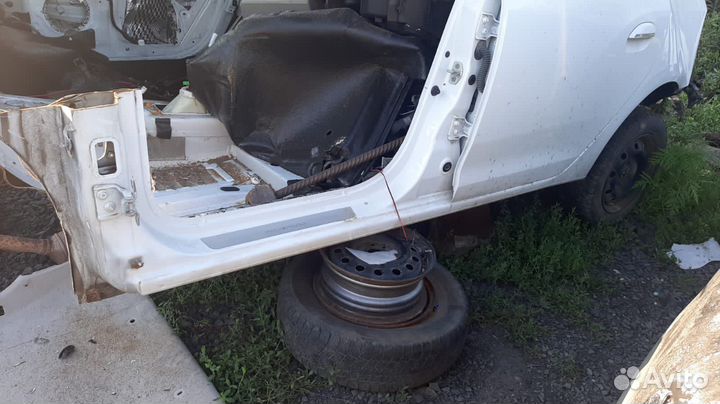 Порог левый на Рено Логан