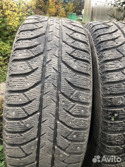 Bridgestone Ice Cruiser 7000 215/60 R16 92T