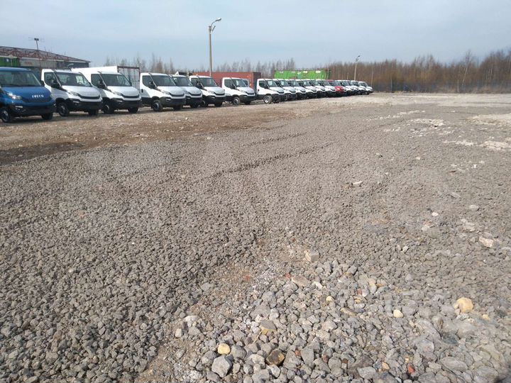 Машиноместо, > 30 м²