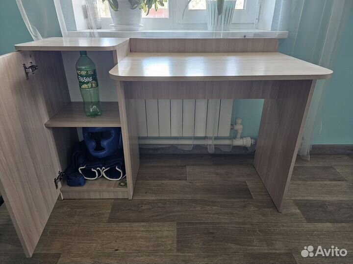 Письменный стол для школьника