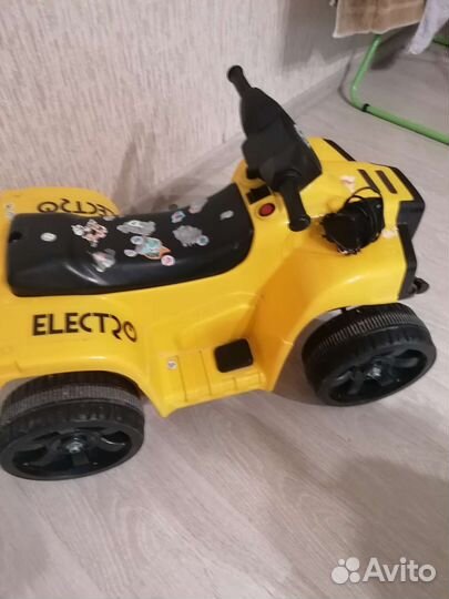 Детский квадроцикл на аккумуляторе