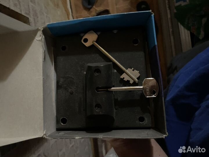 Дверь входная + замок цербер новый