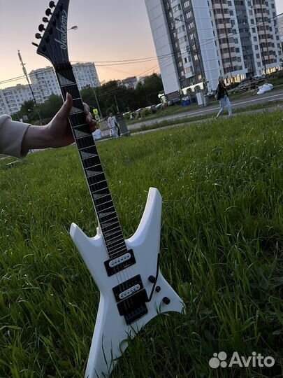 Электро гитара jackson JS32 Warrior Snow (новая)