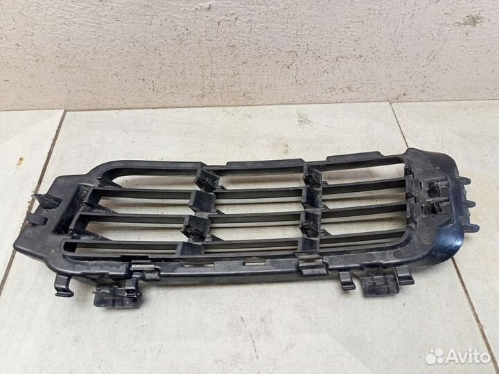 Решетка бампера Ленд Ровер