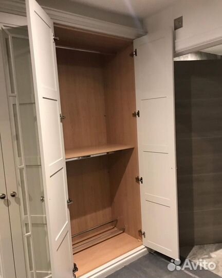 Шкаф в классическом стиле