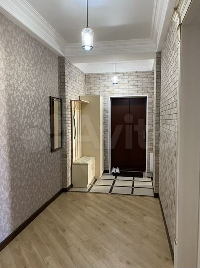 2-к. квартира, 80 м², 4/10 эт.