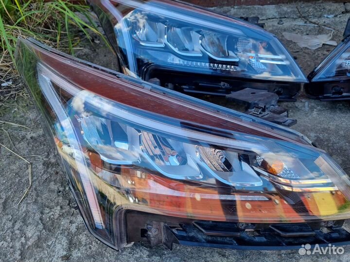 Фара правая/левая KIA RIO 4 рестайлинг LED