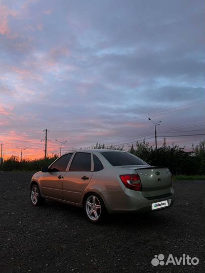 LADA Granta 1.6 МТ, 2012, 170 000 км