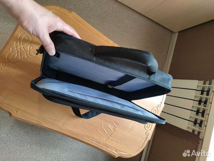 Портфель для ноутбука