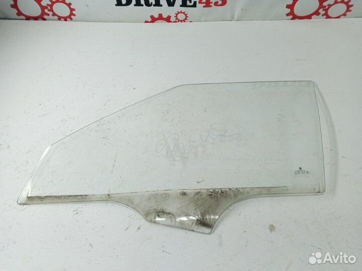 Стекло переднее левое Skoda Fabia 1.2 cgpa 2010