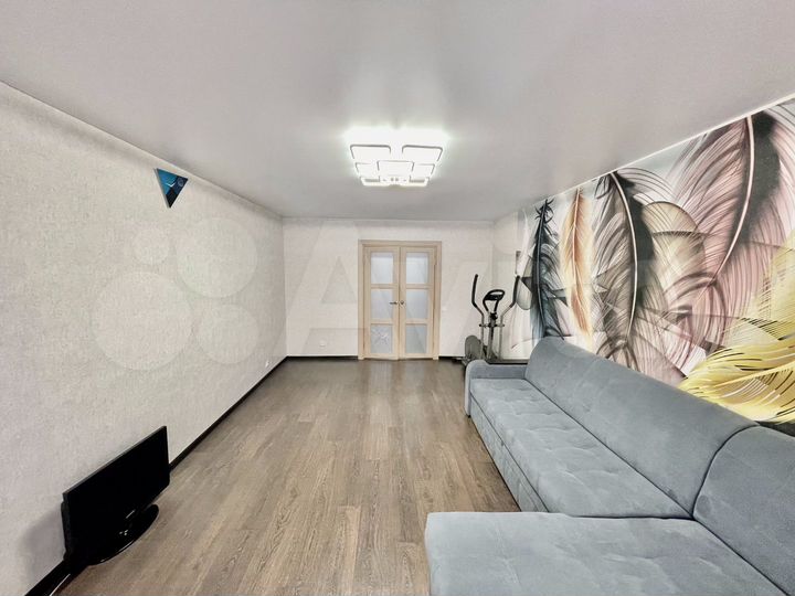 2-к. квартира, 81,2 м², 1/9 эт.