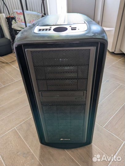 Компьютерный корпус Corsair Graphite Series 600T