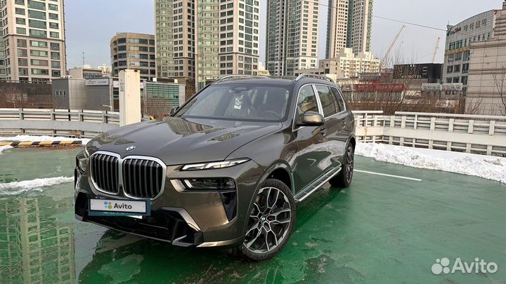 BMW X7 4.4 AT, 2022, 200 км
