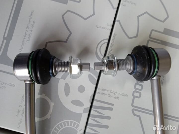 Стойка стабилизатора передняя A2473204200