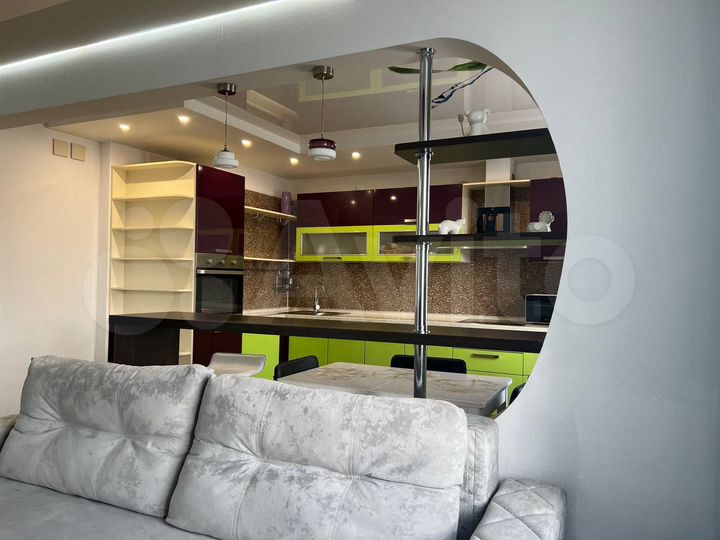 2-к. квартира, 64,3 м², 8/10 эт.