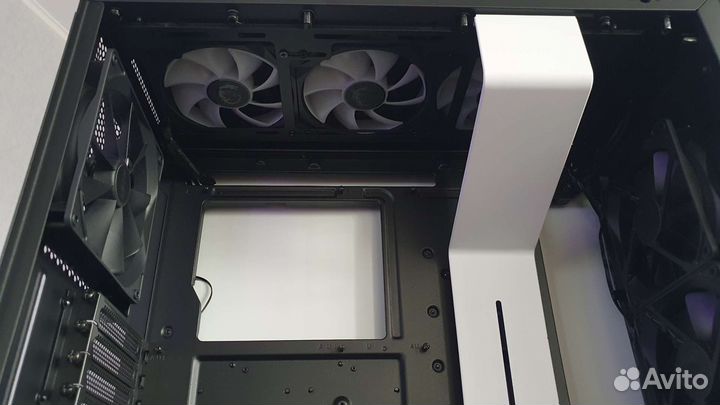Компьютерный корпус nzxt H710