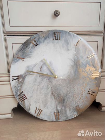 Часы из эпоксидной смолы