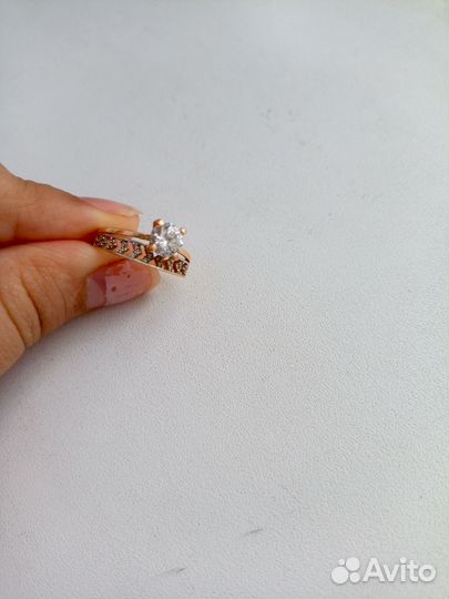 Золотая кольцо 585